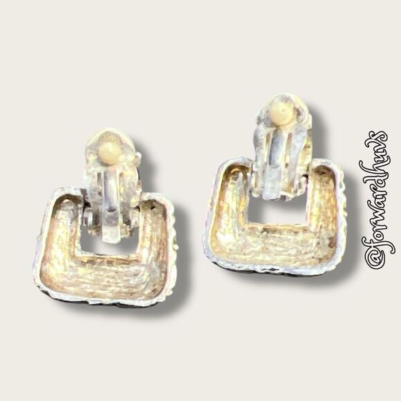 Vintage Silver-Tone Clip-On Earrings – Unbranded, Geometric Design - Picture 5 of 7